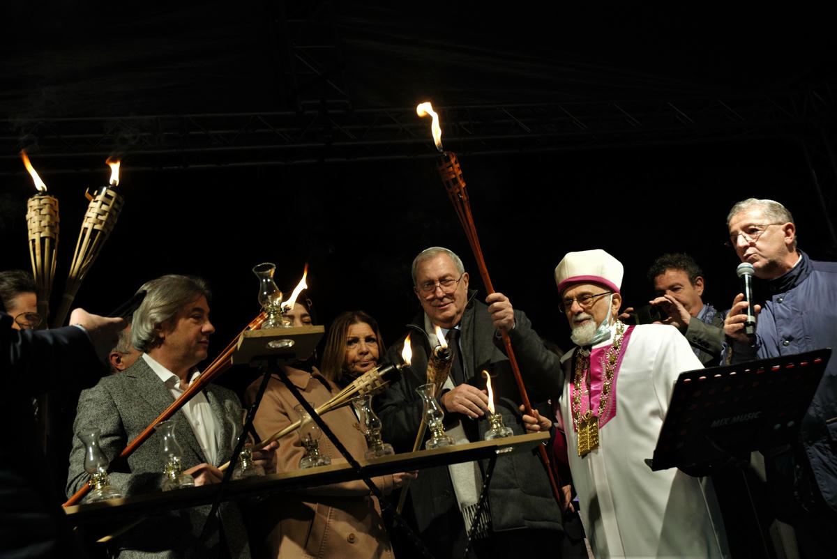 Hanuka'nın son gecesi Balat'ta kutlandı